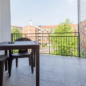 Business Balcony Flat Appartamento